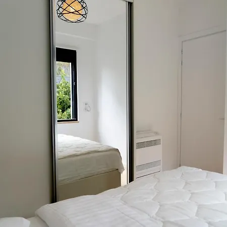 Golden - Front Luxury Apartment Sarande